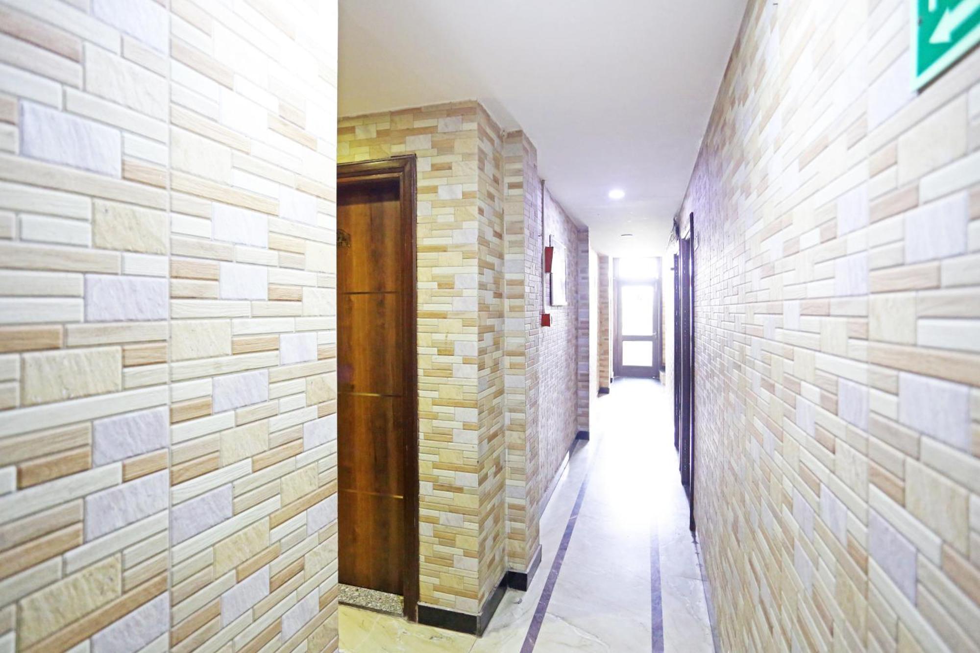 Hotel Preet Palace -5 Mints Walk From Nizamuddin Railway Station New Delhi Eksteriør billede