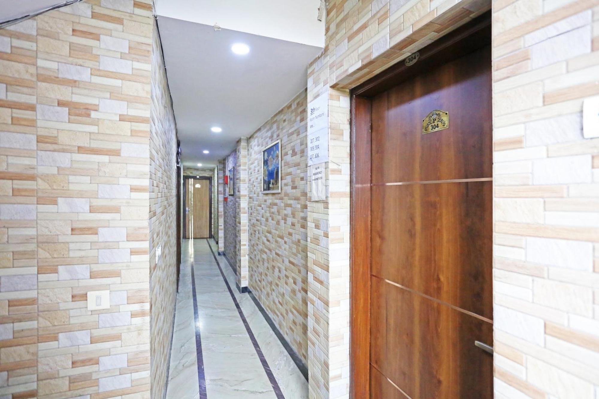 Hotel Preet Palace -5 Mints Walk From Nizamuddin Railway Station New Delhi Eksteriør billede