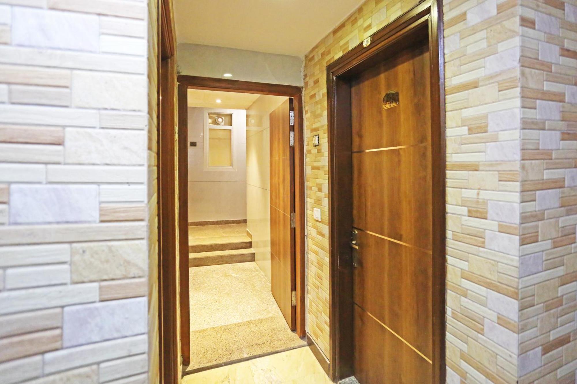 Hotel Preet Palace -5 Mints Walk From Nizamuddin Railway Station New Delhi Eksteriør billede