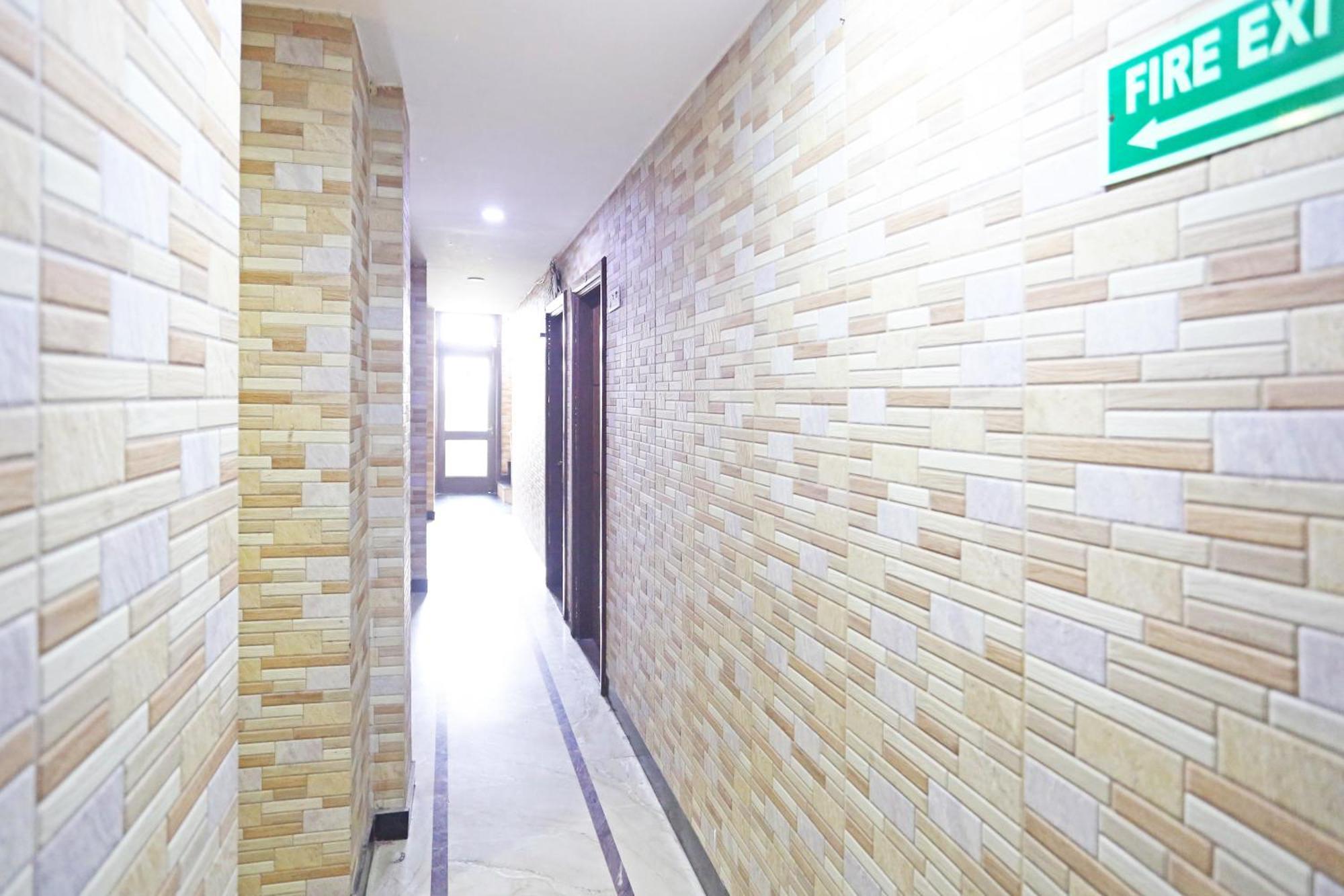 Hotel Preet Palace -5 Mints Walk From Nizamuddin Railway Station New Delhi Eksteriør billede