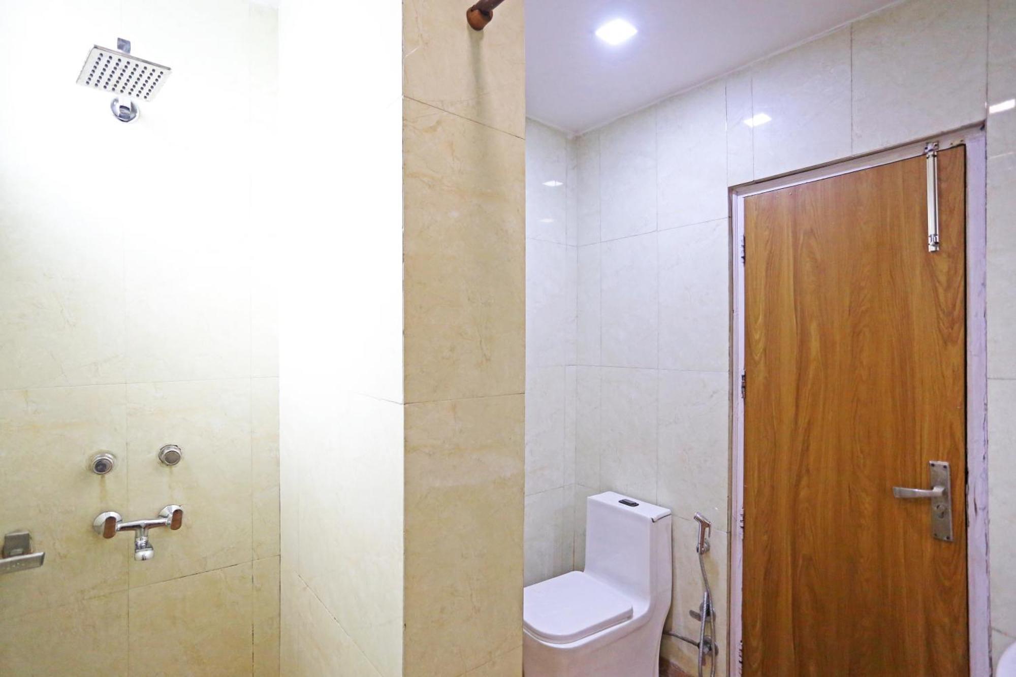 Hotel Preet Palace -5 Mints Walk From Nizamuddin Railway Station New Delhi Eksteriør billede