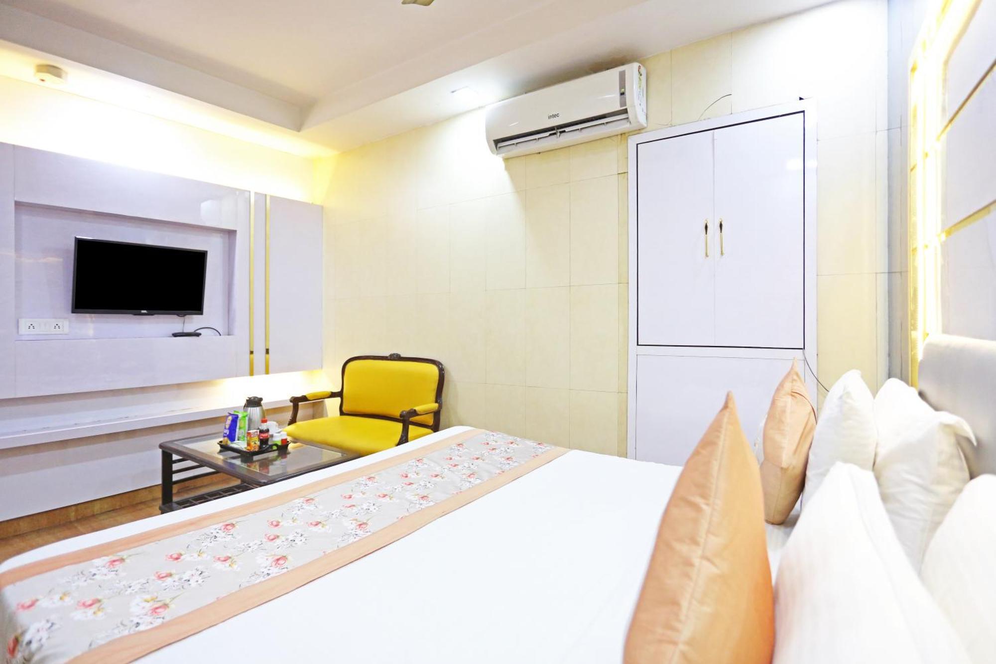 Hotel Preet Palace -5 Mints Walk From Nizamuddin Railway Station New Delhi Eksteriør billede
